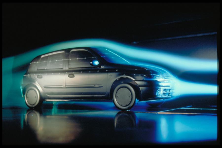  Renault Clio 1998 года  (фото 24 из 106)